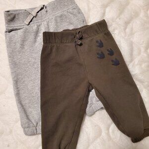Bundle of 2 Gap Baby Toddler Boys Sweatpants Gray and Green 12-18 Months